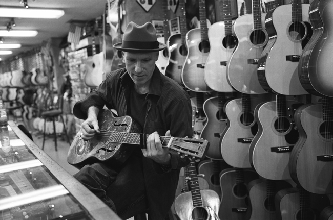 Matt Umanov Guitars, Leica, Kodak Tri-X