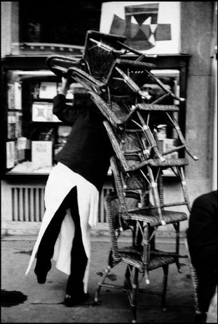PARIS—Café Flore, 1959. © Henri Cartier-Bresson / Magnum Photos