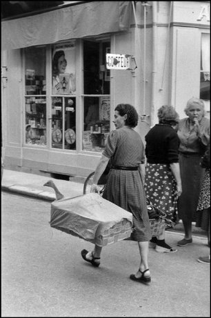 DORDOGNE, France—Le Bugue, 1956. © Henri Cartier-Bresson / Magnum Photos