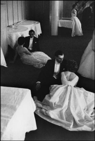 LONDON—Queen Charlotte's Ball, 1959. © Henri Cartier-Bresson / Magnum Photos