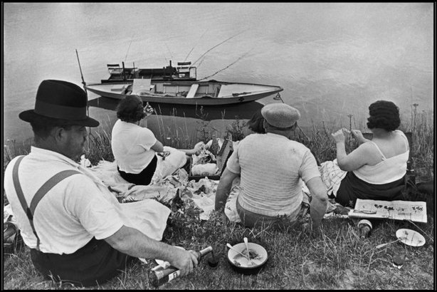 FRANCE—Sunday on the banks of the River Marne, 1938. © Henri Cartier-Bresson / Magnum Photos 