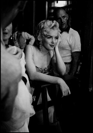 UNITED STATES—Marilyn Monroe watching the filming of Desirée, 1953. © Dennis Stock / Magnum Photos