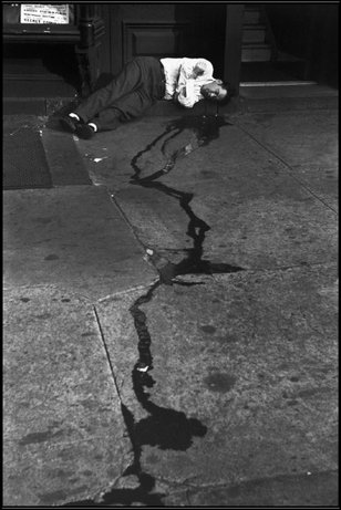 NEW YORK—The Bowery, 1947. © Henri Cartier-Bresson / Magnum Photos