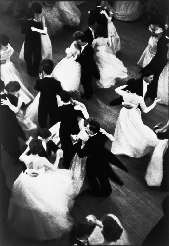 LONDON—Queen Charlotte's Ball, 1959. © Henri Cartier-Bresson / Magnum Photos