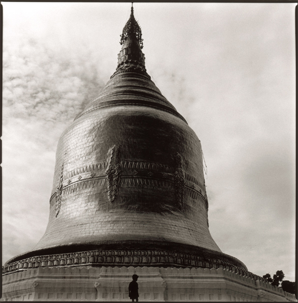 Mandalay, Burma, 2000 © Hiroshi Watanabe