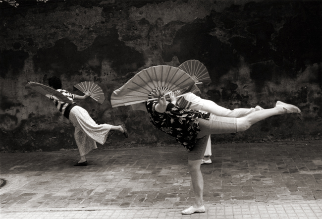Fandancers, Beijing, China; Nikon N90s, 28-70mm Nikkor, Agfa APX 400 © Doug Kim