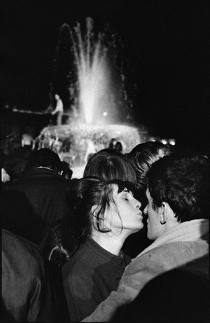LONDON—Trafalgar Square on New Year's Eve, 1964.  © Ian Berry / Magnum Photos