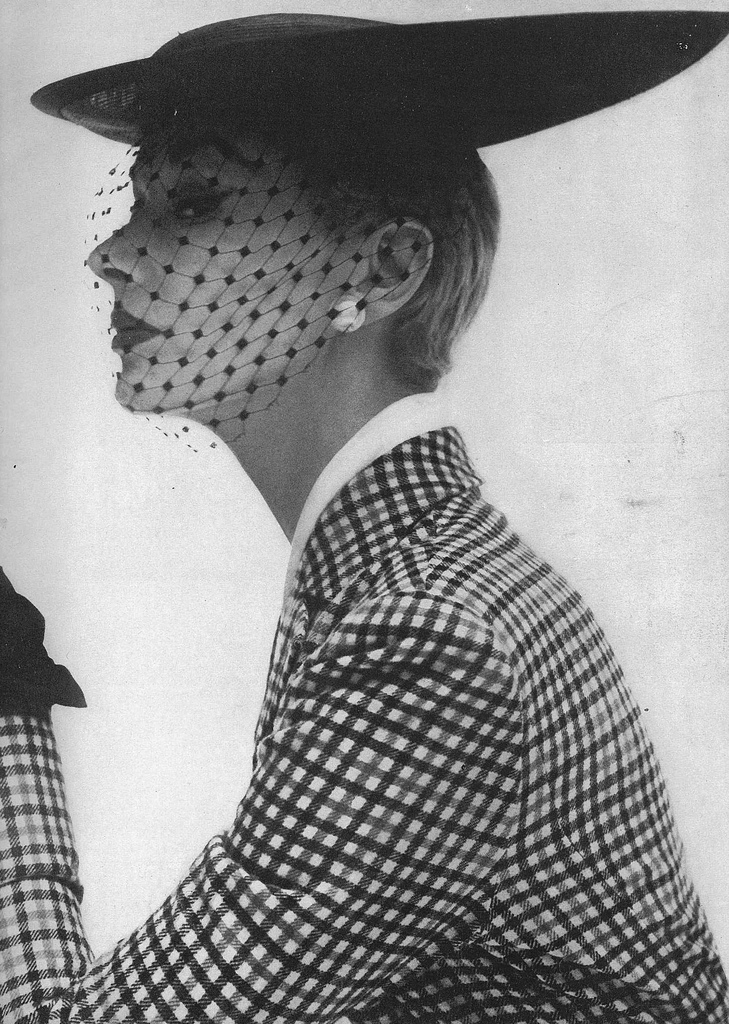 Lisa Fonssagrives-Penn, February Vogue © Irving Penn, 1950