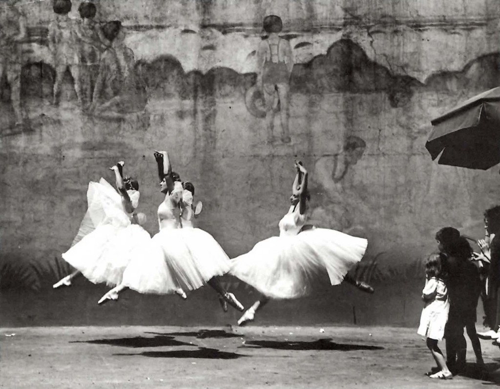 Ballet, New York City, 1938 © André Kertész