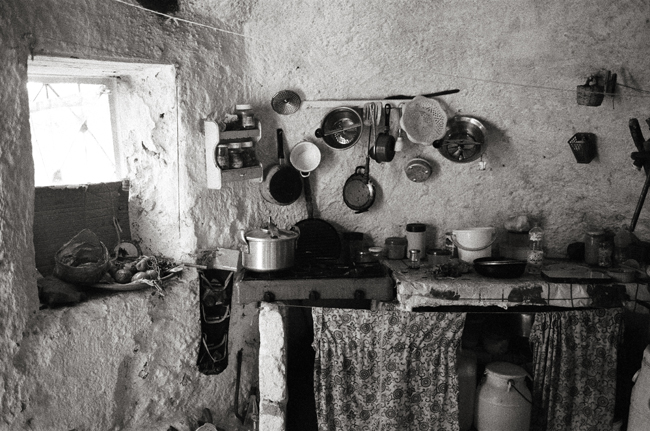 Fatima's kitchen, Imouzzer du Kandar, Morocco; Leica MP 0.58, 35mm Summicron, Kodak Tri-X © Doug Kim