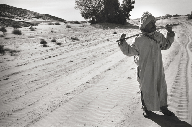 Lewaiha, Sahara, Morocco; Leica MP 0.58, 35mm Summicron, Kodak Tri-X © Doug Kim