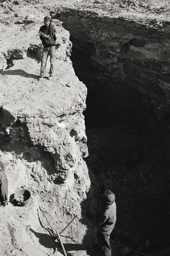 Coal and quartz mining in Mehfiz, Sahara, Morocco; Leica MP 0.58, 35mm Summicron, Kodak Tri-X © Doug Kim