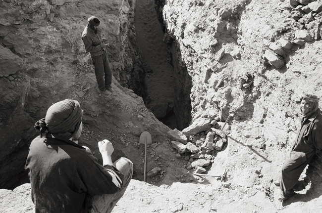 Coal and quartz mining in Mehfiz, Sahara, Morocco; Leica MP 0.58, 35mm Summicron, Kodak Tri-X © Doug Kim