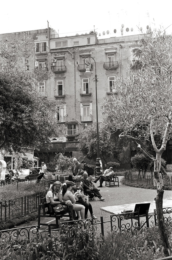 Montesanto, Napoli; Leica MP 0.58, 35mm Summicron, Kodak Tri-X © Doug Kim