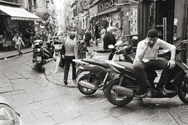 Montesanto, Napoli; Leica MP 0.58, 35mm Summicron, Kodak Tri-X © Doug Kim