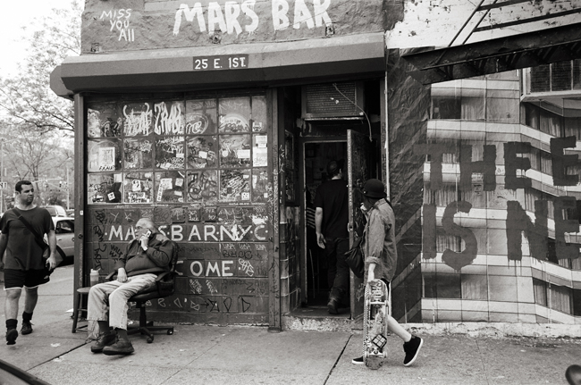 Mars Bar, East Village; Leica MP 0.58, 35mm Summicron, Kodak Tri-X © Doug Kim