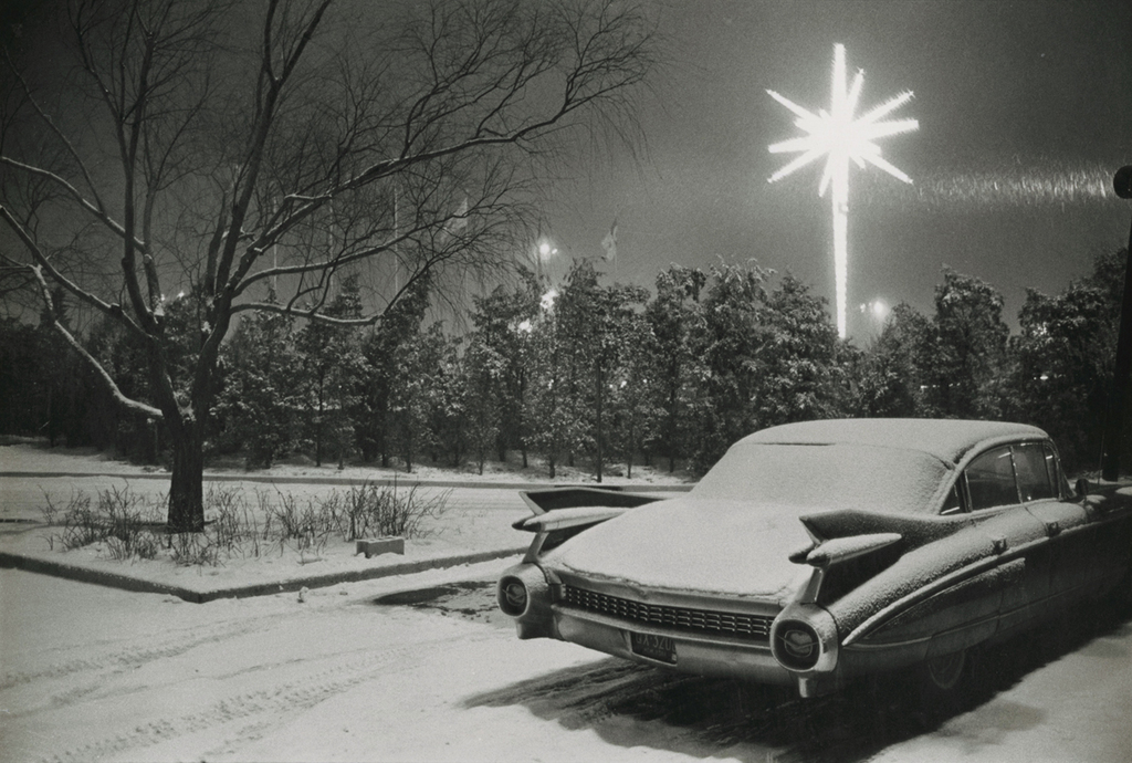 Christmas at Kennedy Airport, 1968 © Joel Meyerowitz