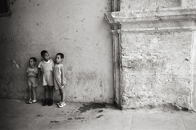La Habana Vieja, Havana, Cuba; Leica MP 0.58, 35mm Summicron, Kodak Tri-X © Doug Kim
