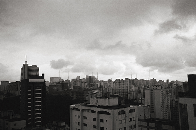 Pinheiros, São Paulo, Brasil; Leica MP 0.58, 35mm Summicron, Kodak Tri-X © Doug Kim