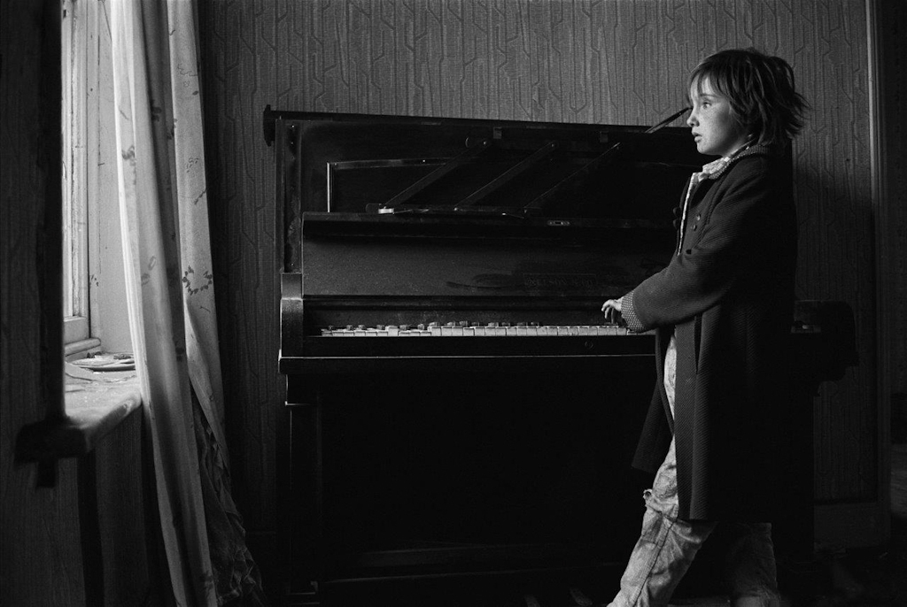 Heather Playing Piano 1971 © Sirkka-Liisa Konttinen