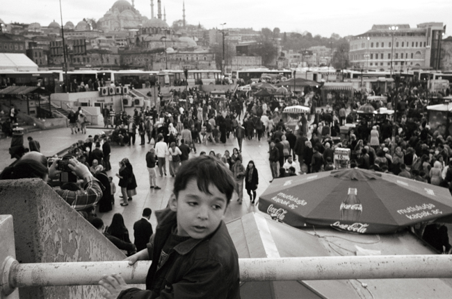 Eminönü, Istanbul, Turkey; Leica MP 0.58, 35mm Summicron, Kodak Tri-X © Doug Kim