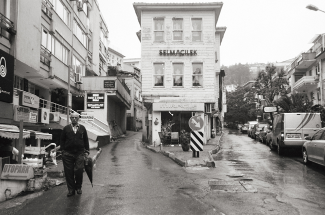 Bebek, Istanbul, Turkey; Leica MP 0.58, 35mm Summicron, Kodak Tri-X © Doug Kim