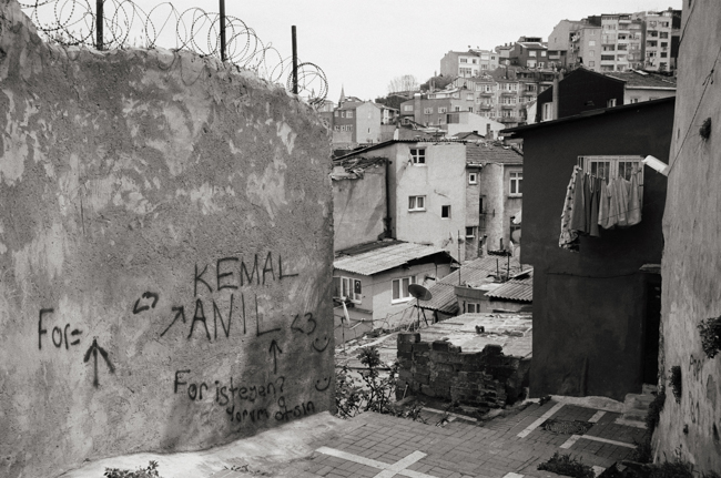 Balat, Istanbul, Turkey; Leica MP 0.58, 35mm Summicron, Kodak Tri-X © Doug Kim