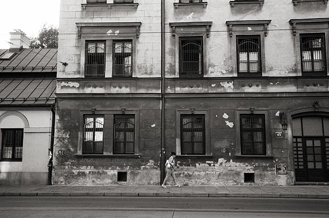 Kazimierz, Kraków, Poland; Leica MP 0.58, 35mm Summicron, Kodak Tri-X © Doug Kim