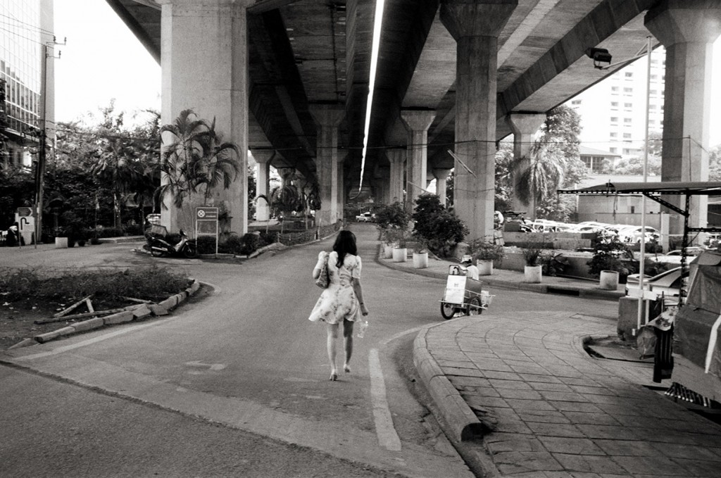 Phaya Thai, Bangkok, Thailand; Leica MP 0.58, 35mm Summicron, Kodak Tri-X © Doug Kim