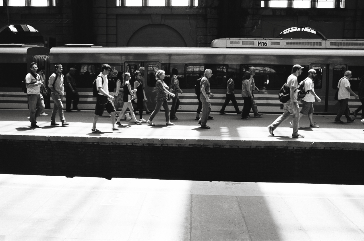 Constitución Railway Station, Buenos Aires, Argentina; Leica MP 0.72, 35mm Summilux, Kodak Tri-X © Doug Kim