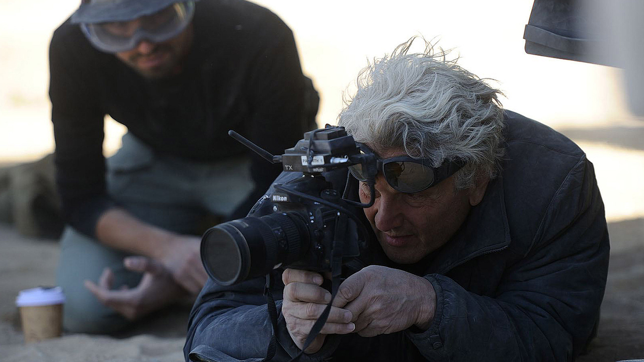 George Miller on the set of Mad Max: Fury Road (2015)
