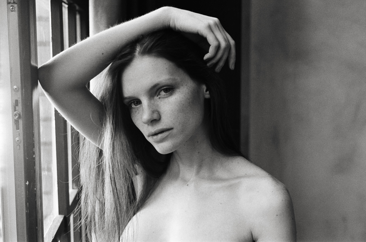 Leica Film Photography Kodak Tri-X Women Nude Models Russia St. Petersburg